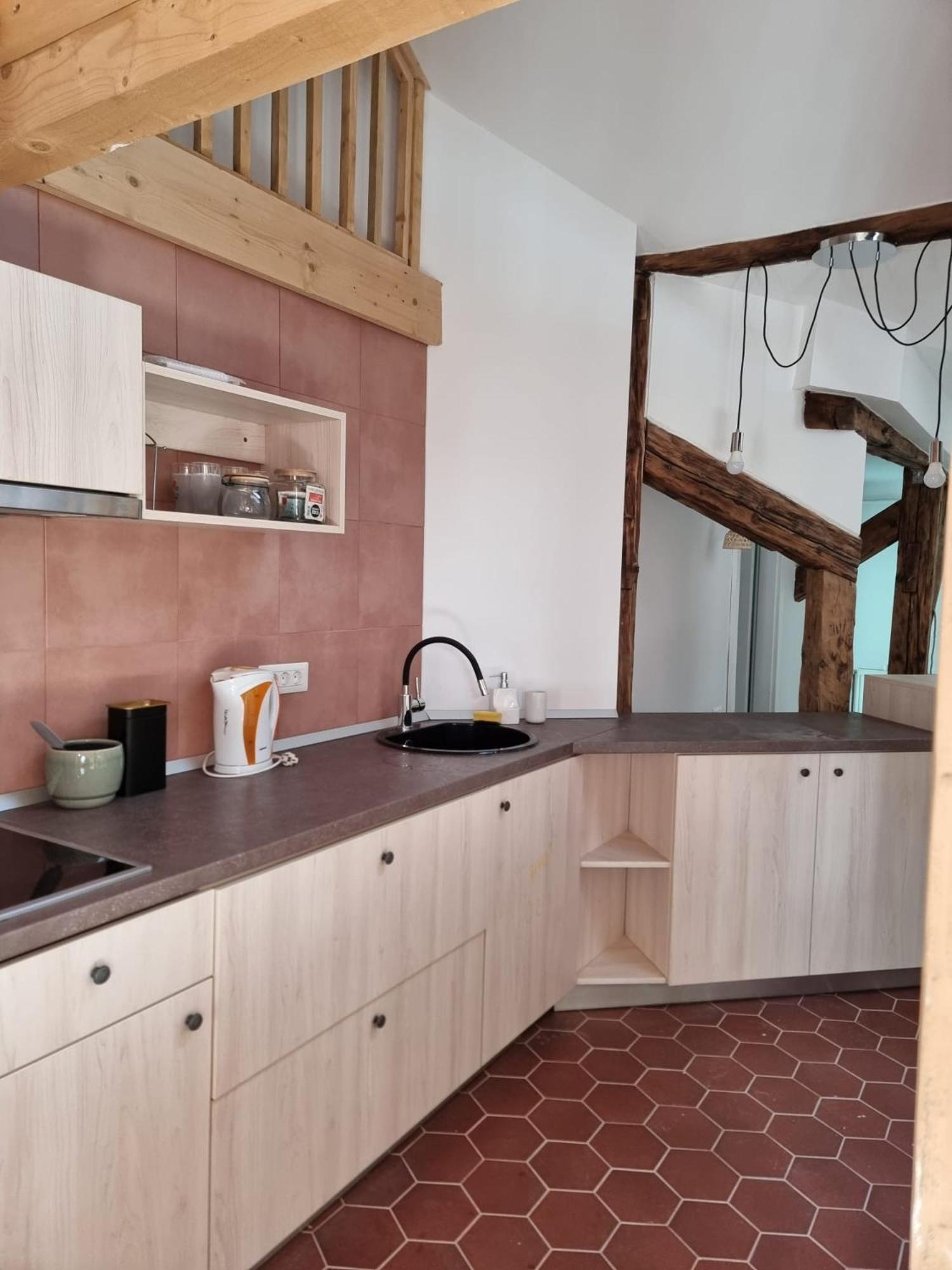 Apartament Spatios In Centru Oradea Exterior photo